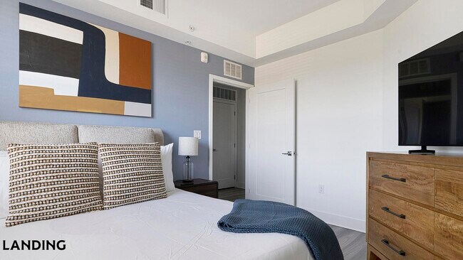 Building Photo - 2250 McGregor Blvd