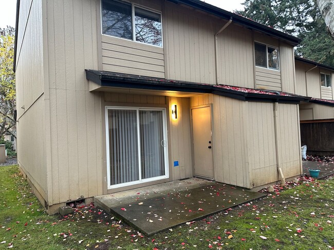 Foto del edificio - Beautifully updated townhouse in Eugene! (...