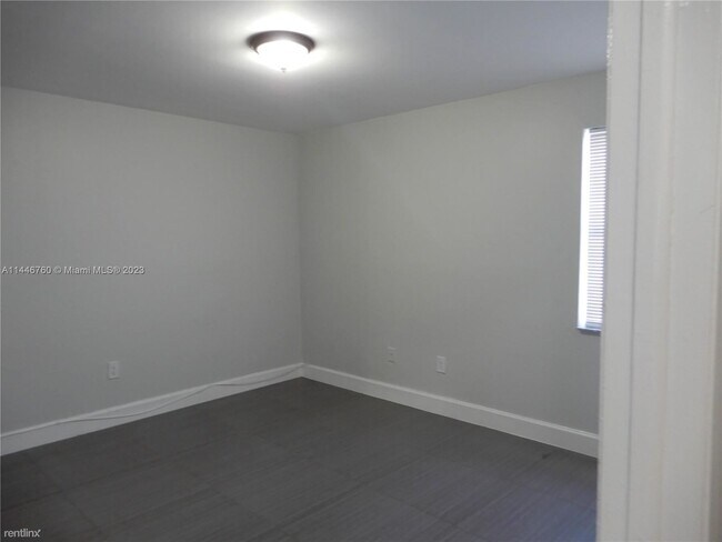 Building Photo - 2 br, 2 bath House - 11549 SW 4th St