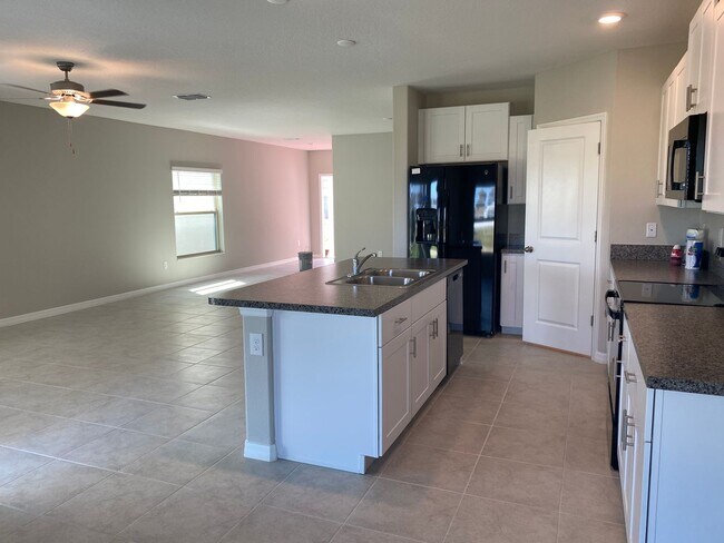 Building Photo - 4bed 2.5bath SFH in Touchstone-7031 Samuel...