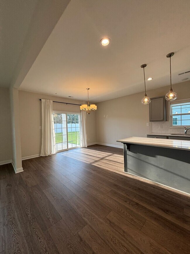 Building Photo - Rental - LIKE NEW!!!!  Absolutely Beautiful!!!