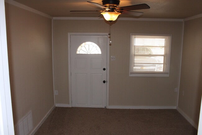 Building Photo - Available Now- 4 beds / 2 bath / carport