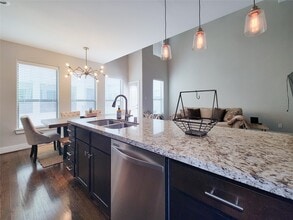 Building Photo - 1424 Wilson St