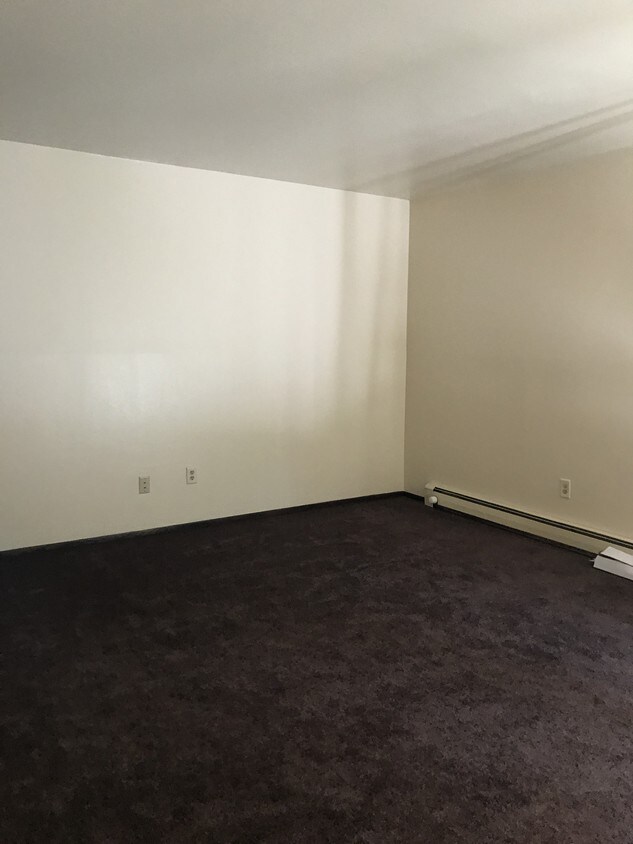 8554 W Appleton Ave, Milwaukee, WI 53225 Apartments in Milwaukee, WI