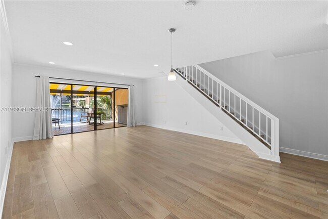 Foto del edificio - 15518 Braemar Ct