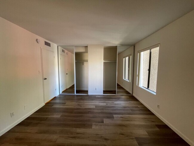 Foto del edificio - SHERMAN OAKS!!!: FANTASTIC 2 BEDROOM + 1 1...