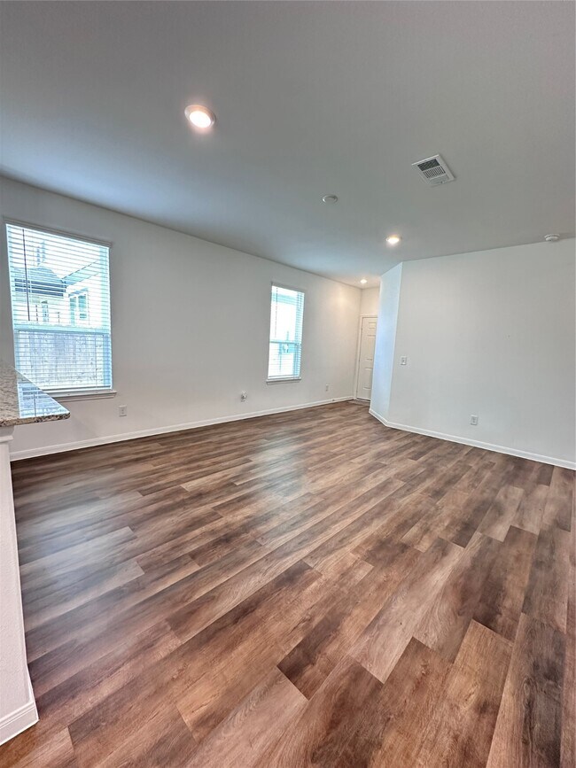 Foto del edificio - 23542 Weir Box Rd