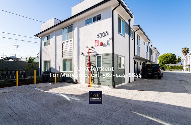 Foto del edificio - Townhome - 3 Bedrooms-2.0 Baths - Cudahy