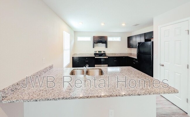 Building Photo - 855 Ionia St