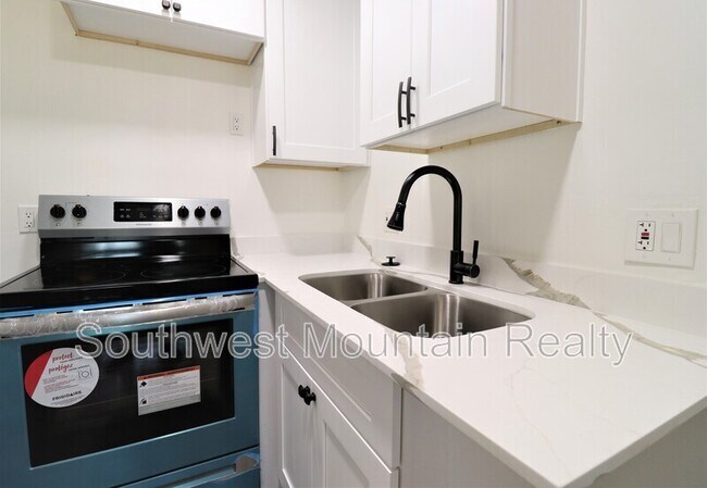 Building Photo - 7122 N 48th Ave