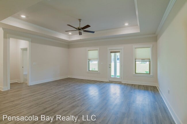 Building Photo - 3 br, 2 bath House - 715 Canary Ct.