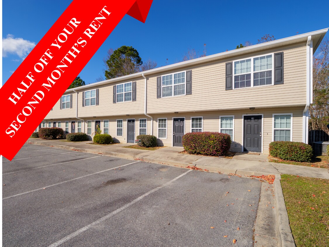 Primary Photo - 2 bed/ 2.5 bathroom townhome. New move ins...