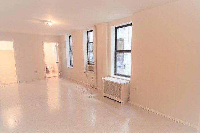 Building Photo - 206 East 67th Street