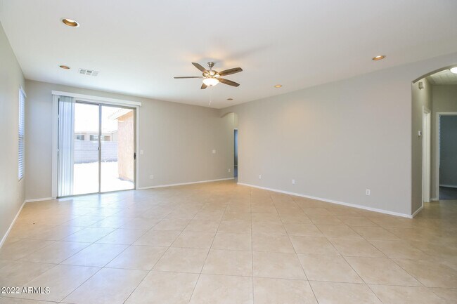 Foto del edificio - 3565 W Mesquite Ave