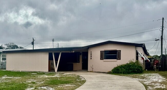 Building Photo - 611 NW Whitfield Way