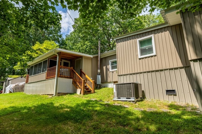 Building Photo - Top of the World, Tallassee 37878 - 2 bedr...