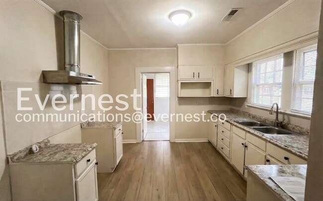 Foto del edificio - 504 Francis Pl SW