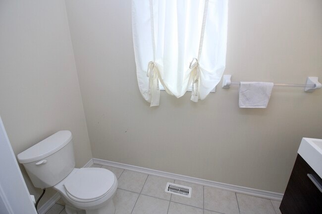 Building Photo - 8444 Elderberry Dr