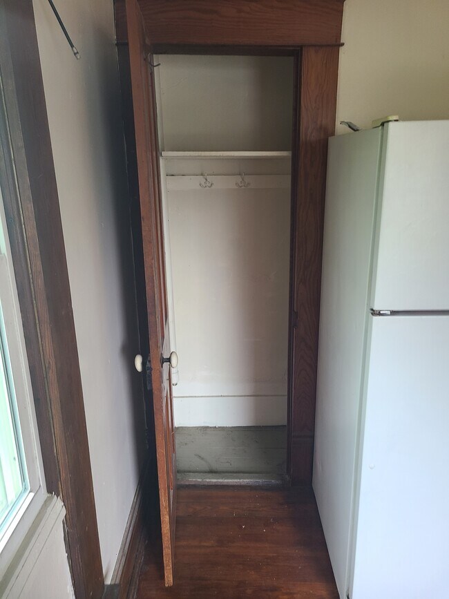 Foto del edificio - 460 S Main St