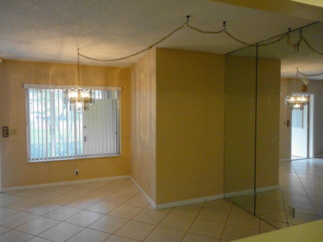 Building Photo - 215 Pine HOV Cir