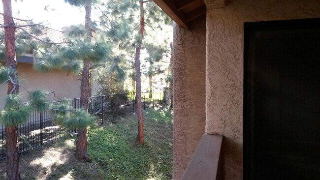 Foto del edificio - 2 bdrm, 2 bath 1050 SqFt, Carmel Mtn 2nd f...