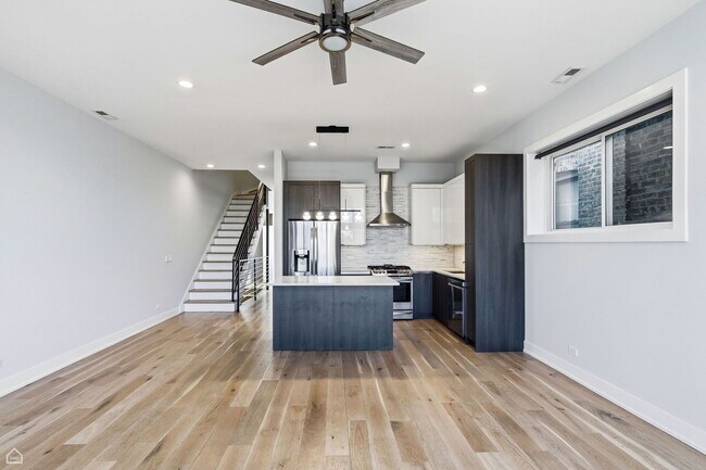 Building Photo - 1042 S Oakley Blvd