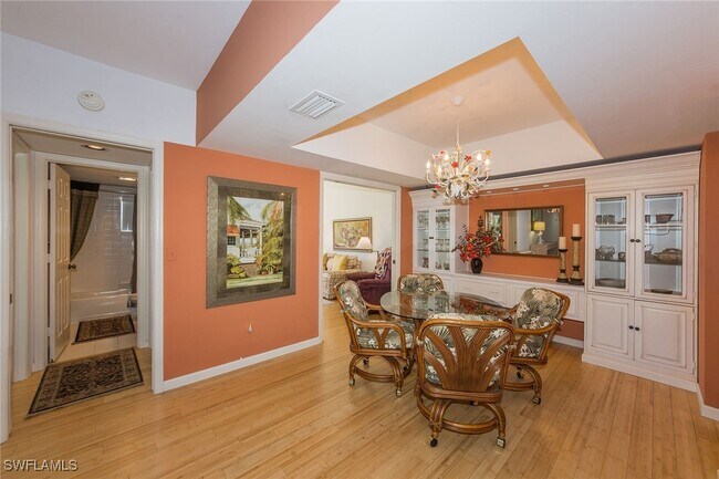 Foto del edificio - 4251 Lake Forest Dr