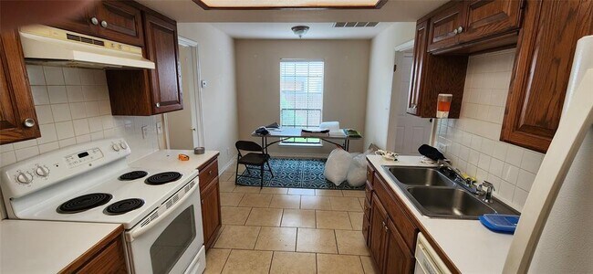 Foto del edificio - 9601 Amberglen Blvd