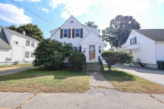 Building Photo - 435 Cilley Rd