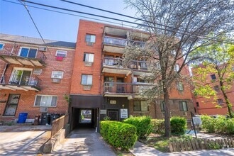 Building Photo - 140-44 34th Ave