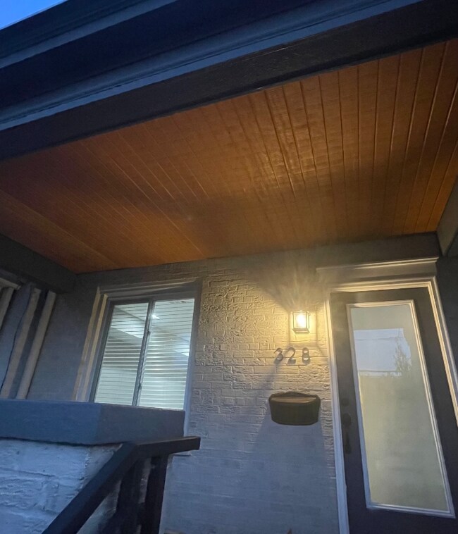 Foto del edificio - 328 Emerson St NW
