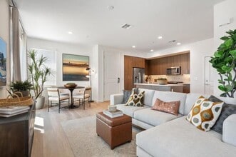 Building Photo - 2095 Paseo Belluno