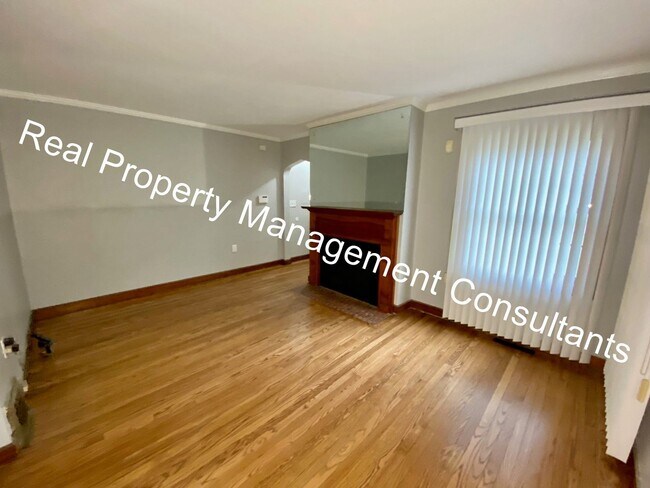 Foto del edificio - Adorable & Completely Remodeled 2 bedroom - Live Security Deposit Free with Obligo