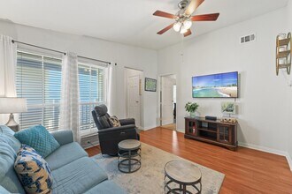 Building Photo - 3506 Cove View Blvd