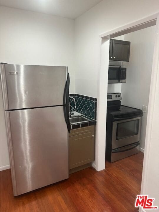 Building Photo - 840 S Bedford St