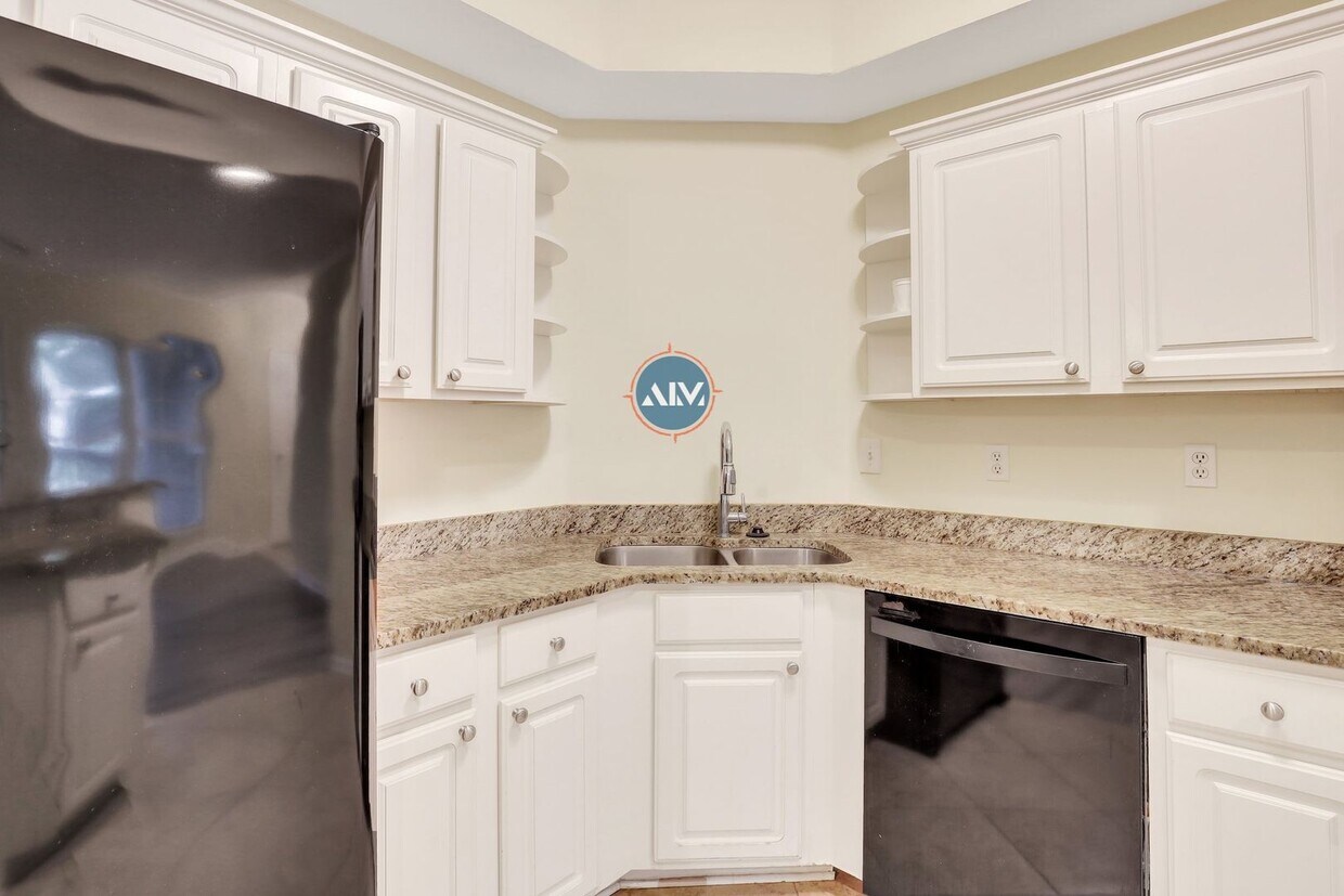 Primary Photo - Luxurious Two-Bedroom Condo at Summer Hous...