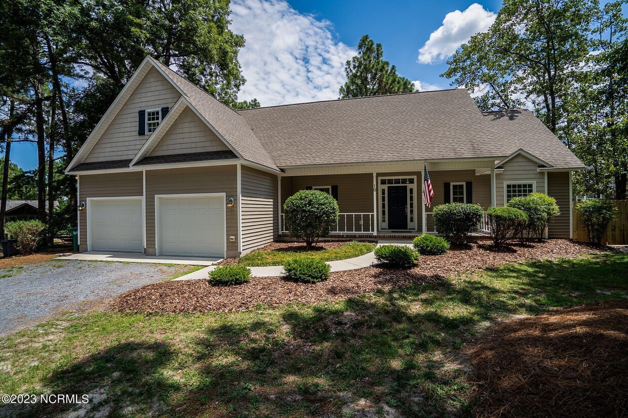 Foto principal - 10 Red Cedar Ln