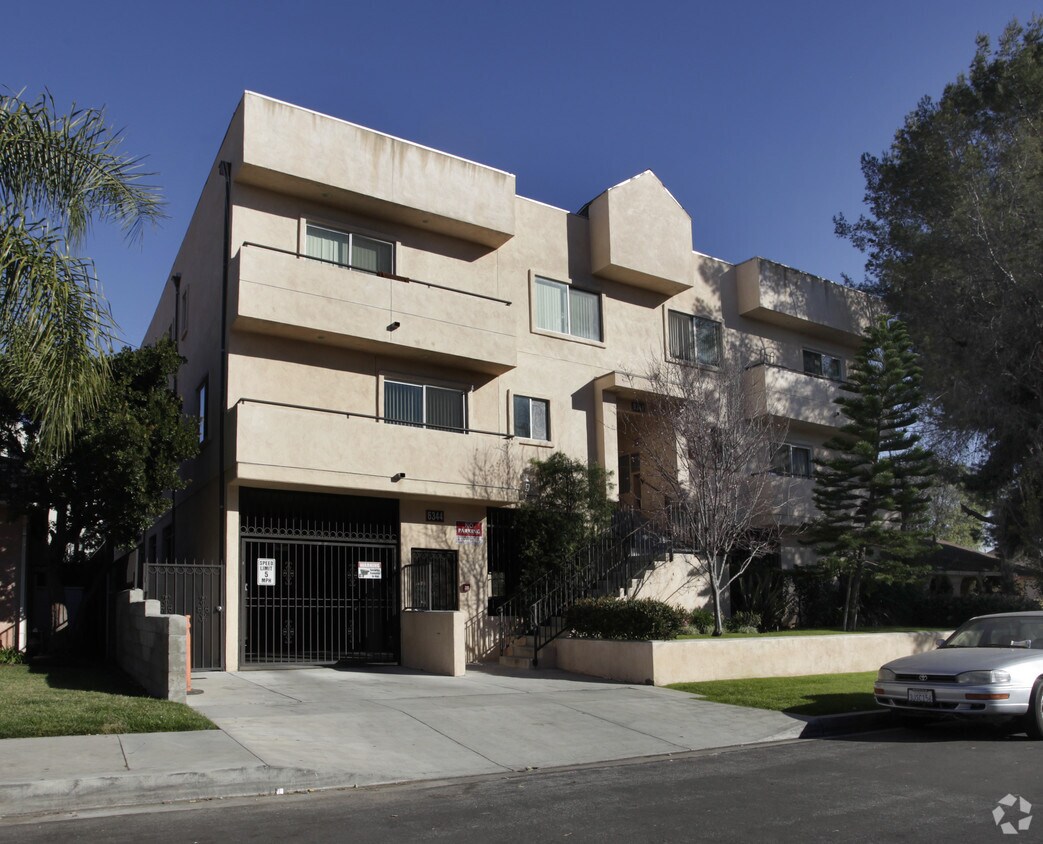 Primary Photo - 6344 Denny Ave