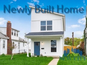 Building Photo - Recently Built 2 Bedroom 2 1/2 Bathroom Single Family Home in South Columbus!