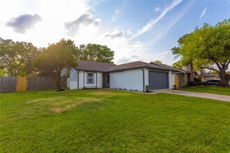 Building Photo - 10030 Tahoka Ln