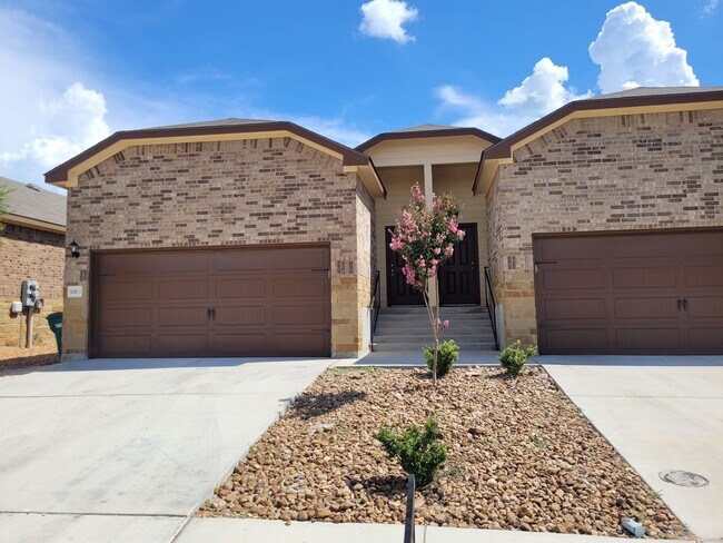 Foto del edificio - 3/2 Single Story Home near Randolph AFB
