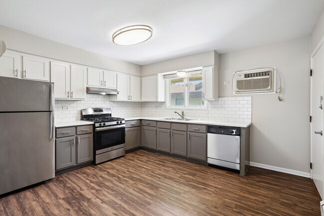 Building Photo - The Clarendon Apartment Homes