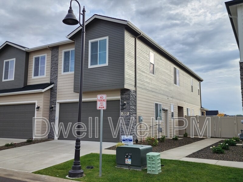 Foto principal - 350 N Lagrasse Ln