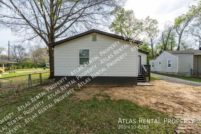 Building Photo - 1720 Nile Rd