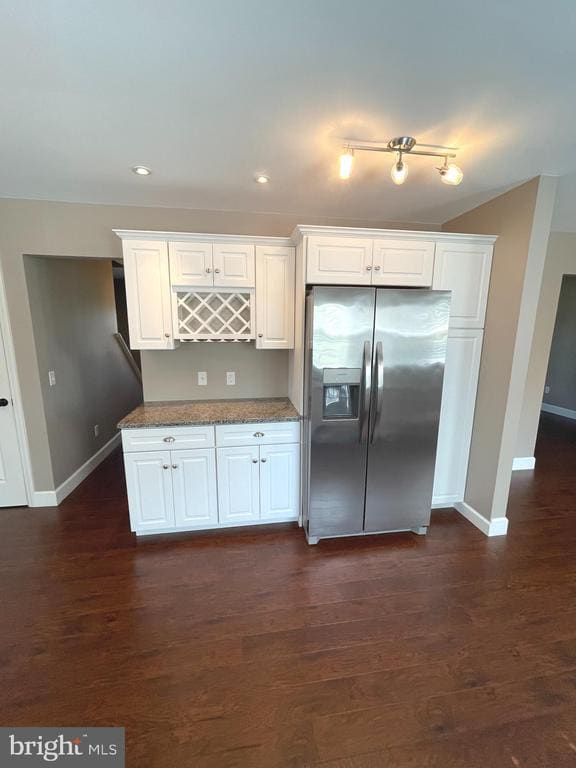 Building Photo - 990 E Governor Rd