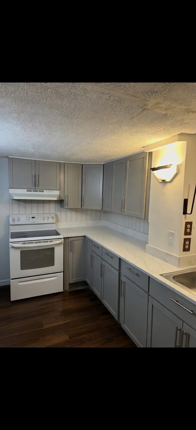 Foto del edificio - 13706 Crawford Ave