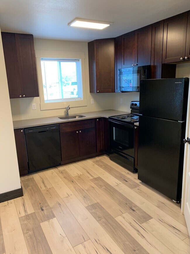 Building Photo - 21 Appleway Dr