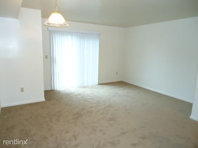 Building Photo - 700 Bellwood Dr