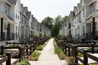 Building Photo - Cedarbrook Townhomes