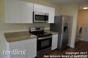 Foto del edificio - 6734 Honeyridge Ln